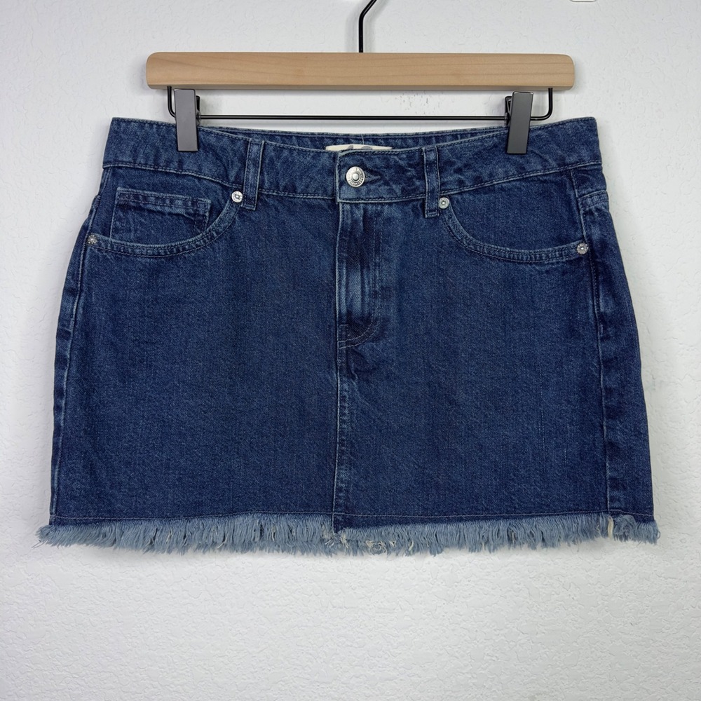 We The Free Denim Mini Skirt Womens 10 Dark Wash Frayed Hem Y2K Boho Minimalist
